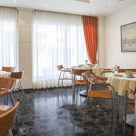 Lilia Hotel Piræus